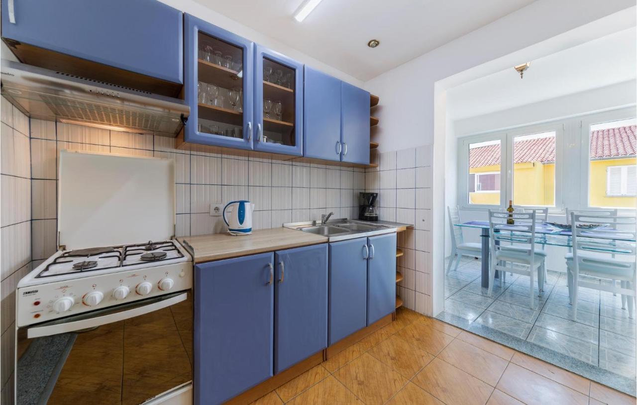 Nice Apartment In Pula With Kitchen Exterior photo
